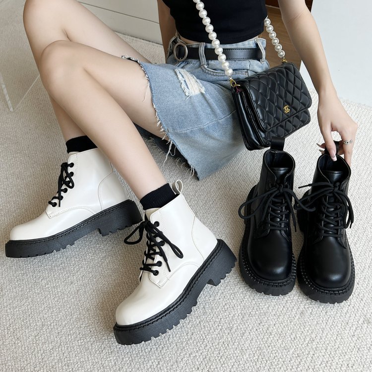 Giày combat boot nữ đen, trắng dây đen cổ ngắn đế 4cm gbn123