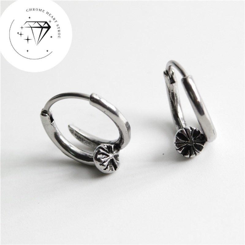 Bông tai unisex chrome heart nail bạc không rỉ bảo hành 1 năm.