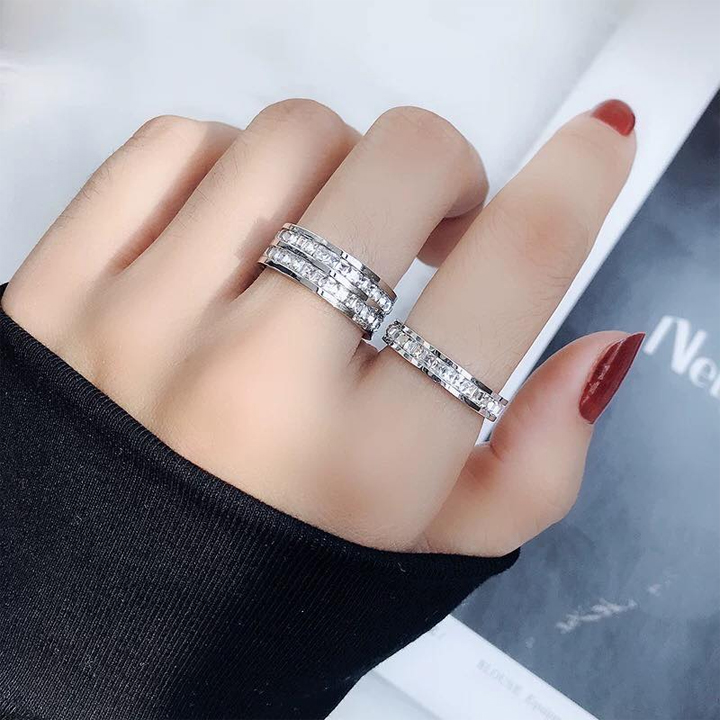 [HCM]Nhẫn nữ titan 2 hàng đá vuông WNH517-1 Không đen không gỉ sét