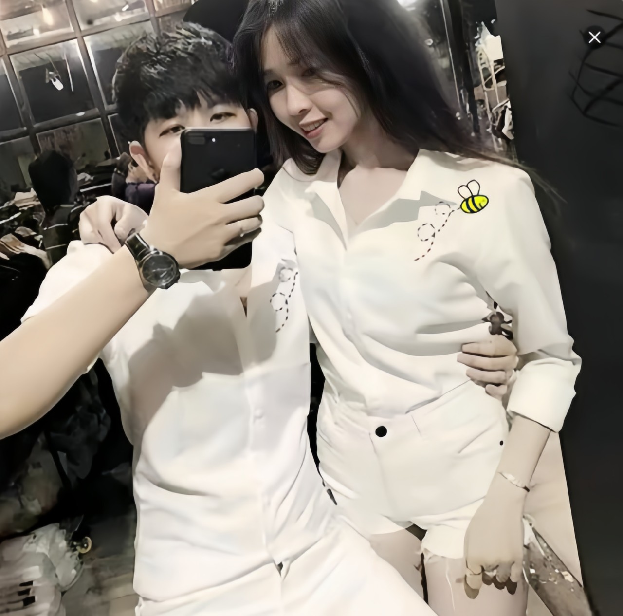 Áo sơ mi nam nữ in hình " con ong vàng " mẫu mới 2024