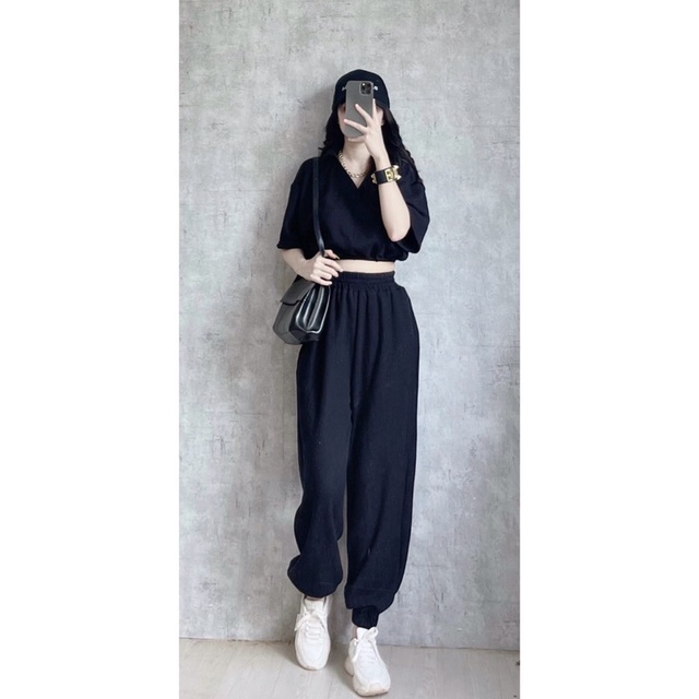 Set áo croptop cổ polo kèm quần jogger bo chun gấu