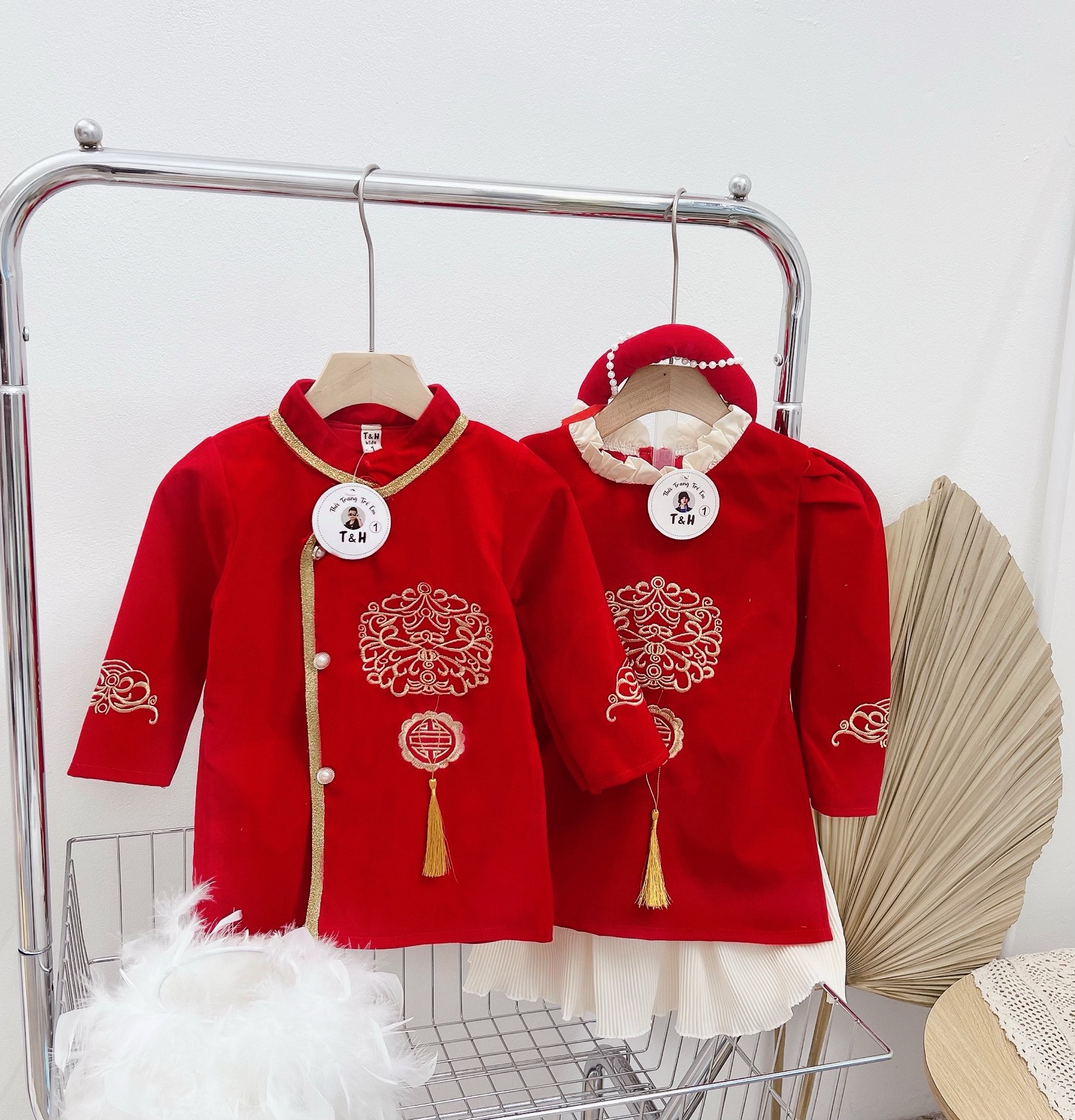 Áo dài cách tân - Áo dài cách tân trẻ em nam - Áo dài cách tân cho bé nam - Áo dài bé gái - Set áo dài bé gái - Set áo dài tết - Set áo dài cho bé trai - Set áo dài truyền thống - Set áo dài dài tay kèm chân váy - Áo dài bé trai -  Áo dài xẻ tà