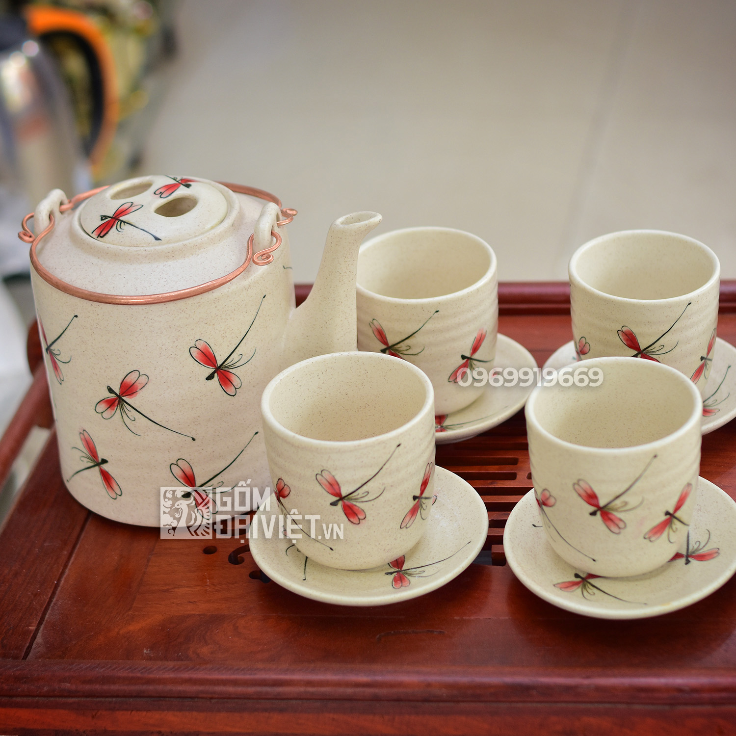 Bộ ấm chén tích Bát Tràng men trắng tiêu vẽ chuồn đỏ
