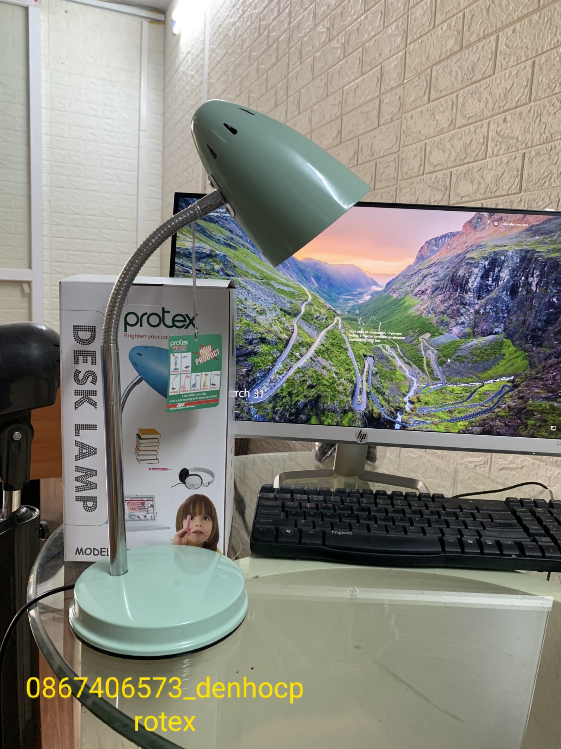 Đèn học chống cận thị Protex Model Pr011 Màu Xanh Ngọc có Bóng