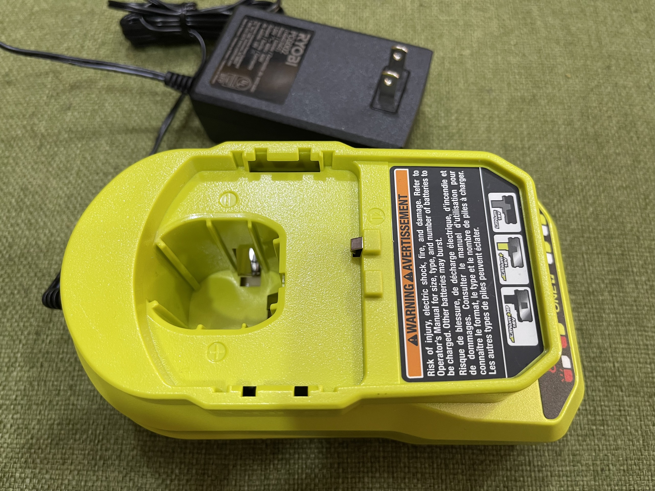 sạc pin ryobi 18v pcg002 120v