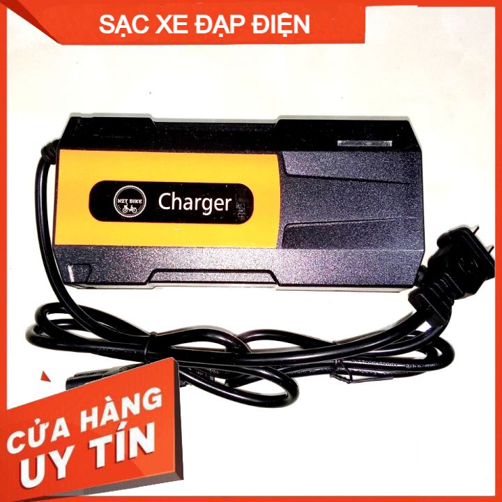 Sạc xe điện JEEK 60v 20ah chân đặc, sạc chính hãng
