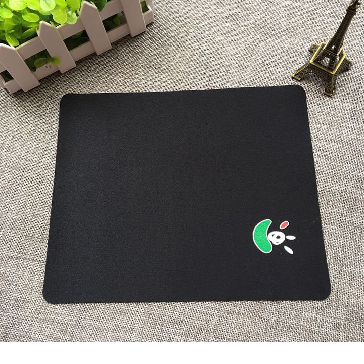 Lót chuột Logitech 20cm x 18cm - bàn di chuột logitech 20cm x 18cm siêu rẻ