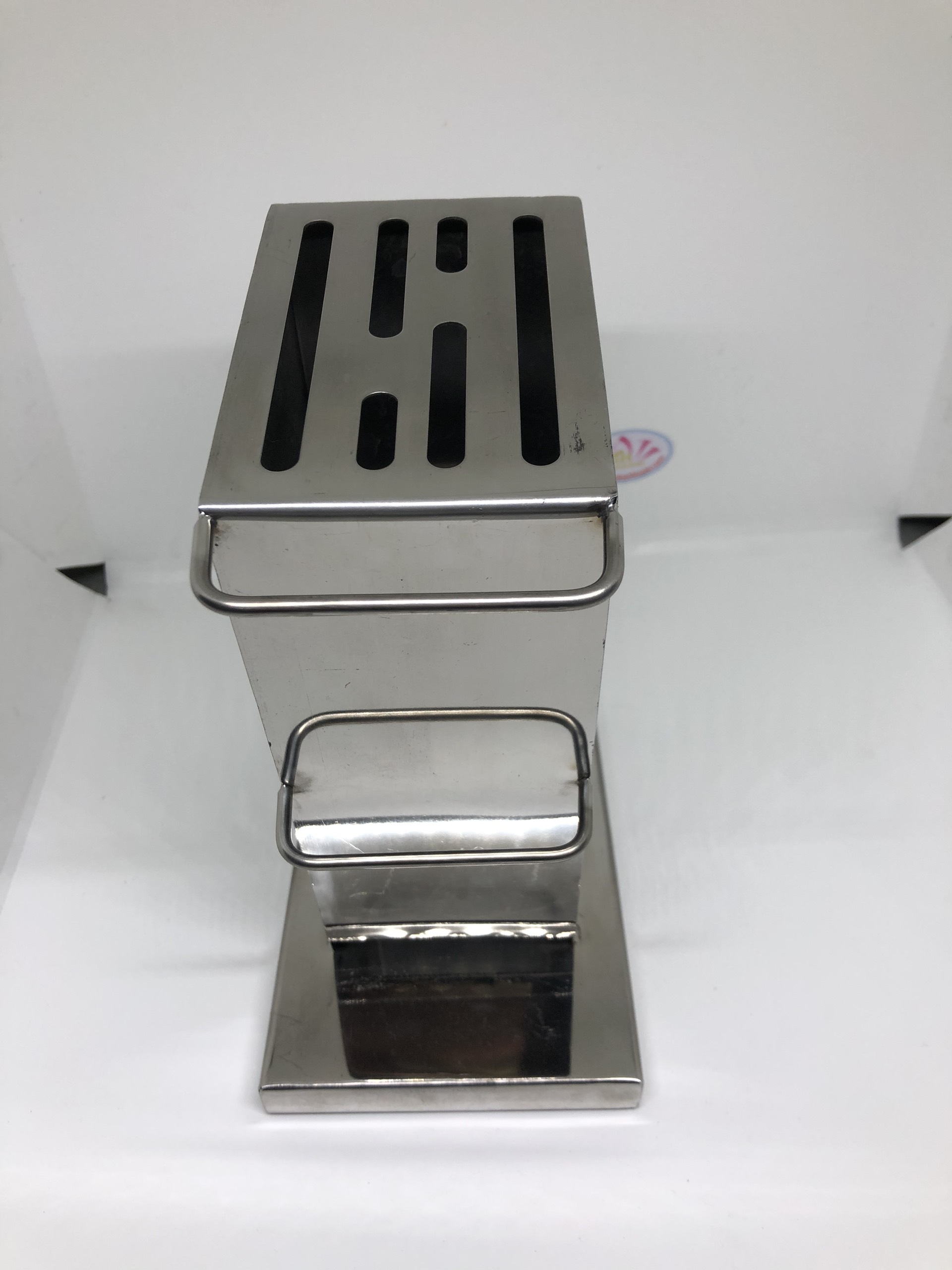 Hộp dắt dao kéo Inox 304 hàng Việt Nam chất lượng cao bóng sáng in chìm 304