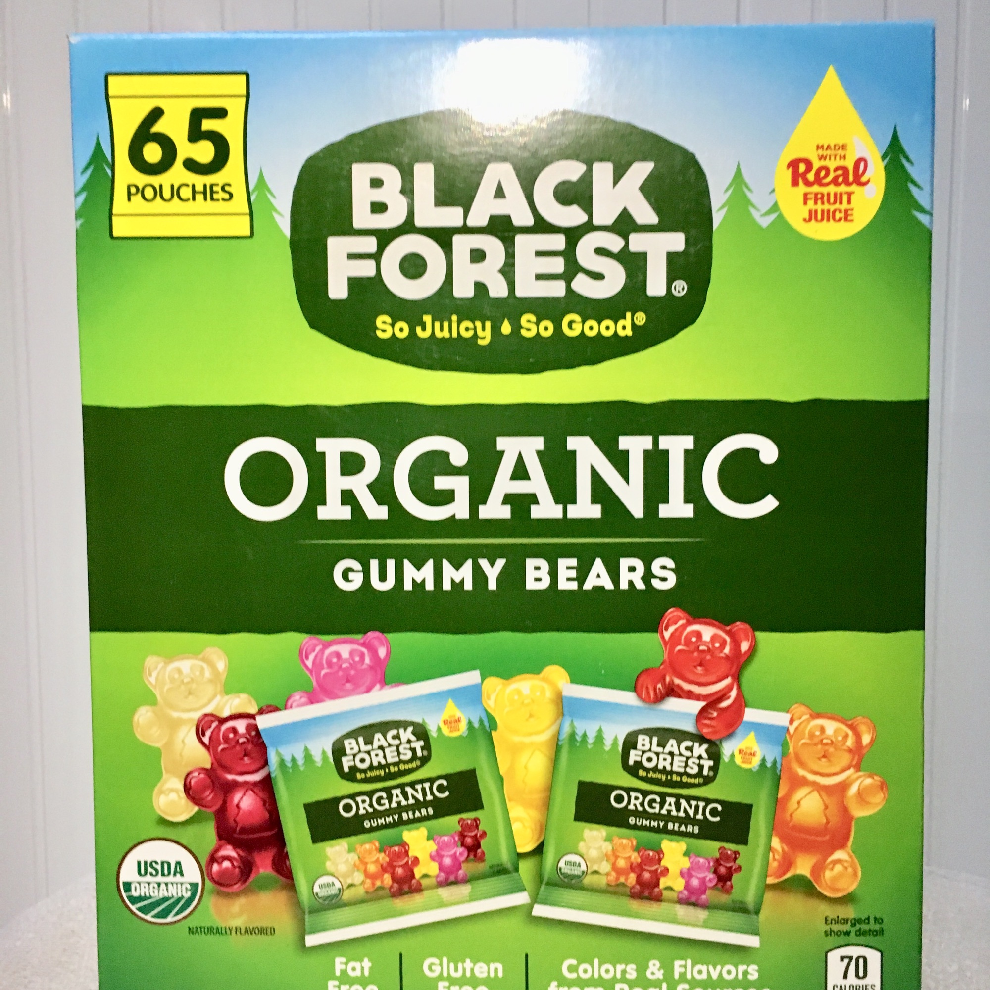 Thùng kẹo dẻo Gấu Black Forest 65 gói (Mỹ)