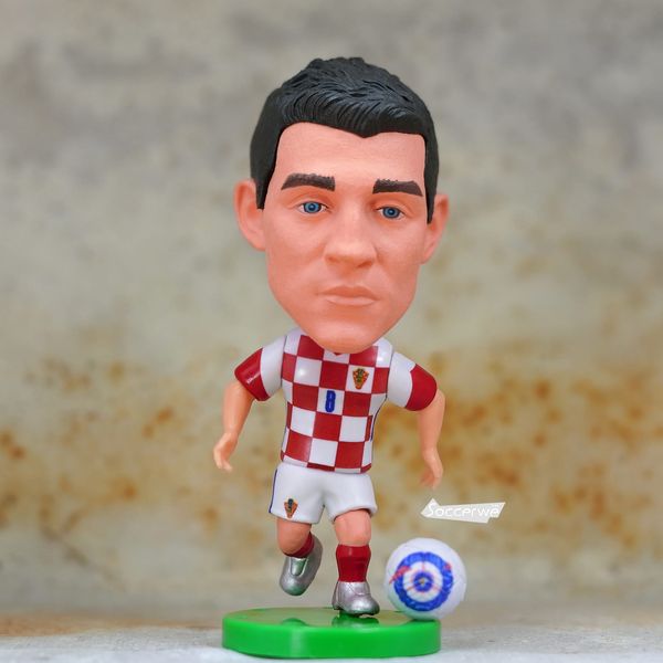 Tượng cầu thủ bóng đá Mateo Kovacic