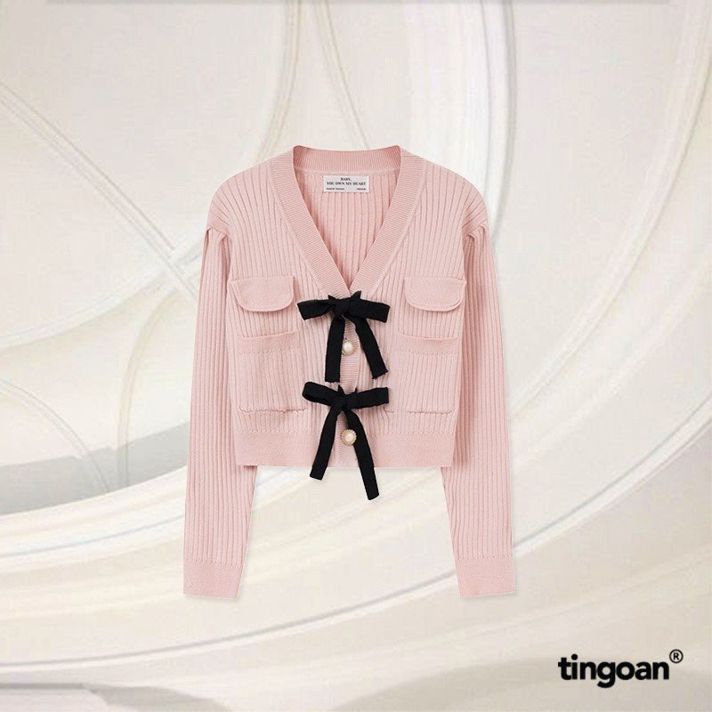 Áo len hồng dáng lửng đính 2 nơ đen cúc ngọc tingoan LOVE YOU VERY MUCH TOP V2/PK (bản mới nhất T2.2025)