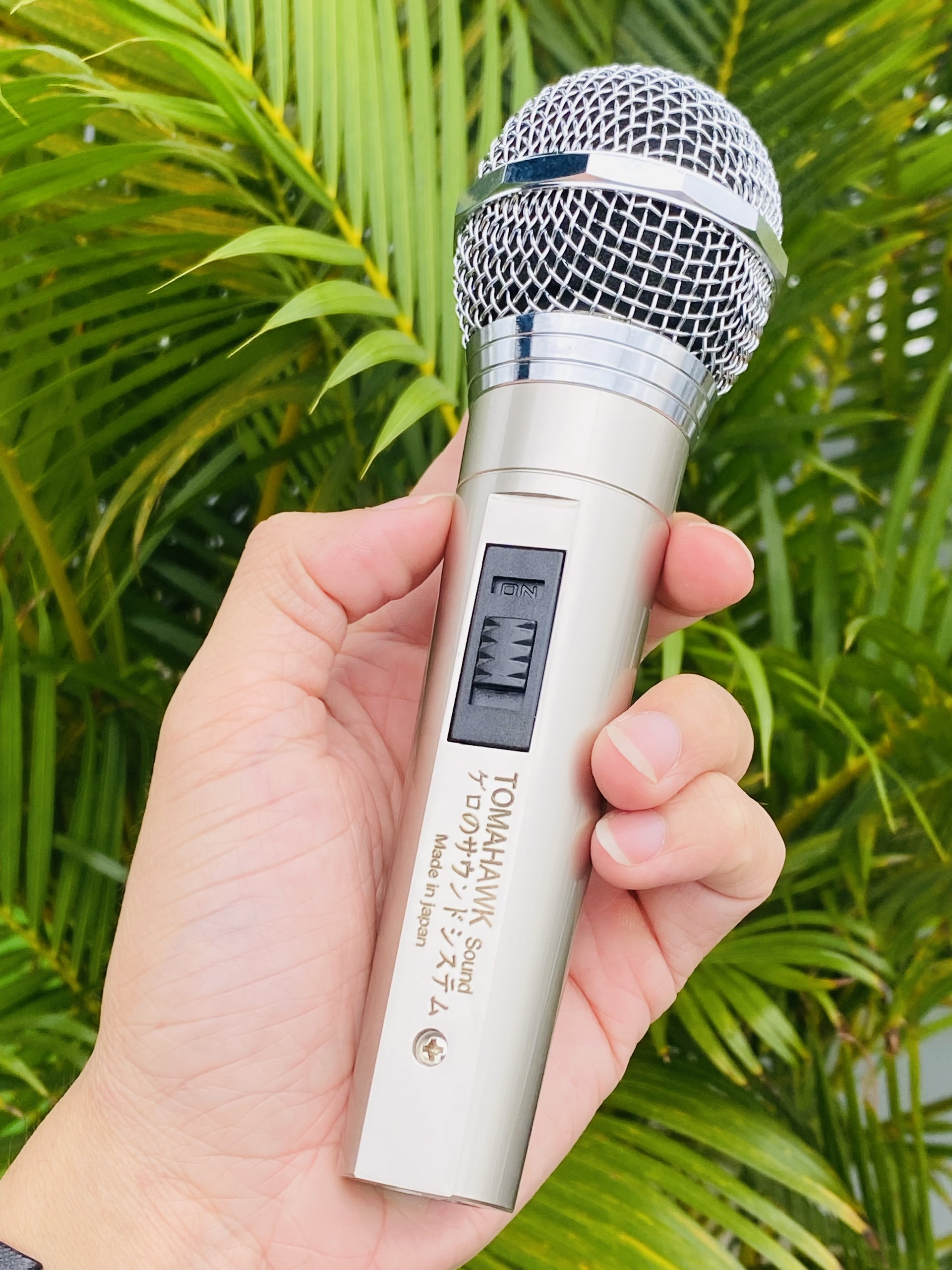 [ Xả kho ] Mua Micro Nhật Xịn Tomahawk 2025 đầu tròn Giá Tốt, Dây Dài 5m, Micro Có Dây Cao Cấp, Hát Van, Hát Karaoke, Hát Chèo, Đọc Giảng, Chống Hú Rất Tốt , Hút Mic , Tiếng Sáng, Chắc Chắn, Mạnh Mẽ, Có Độ Bền Cao, Bảo Hành 1 Năm