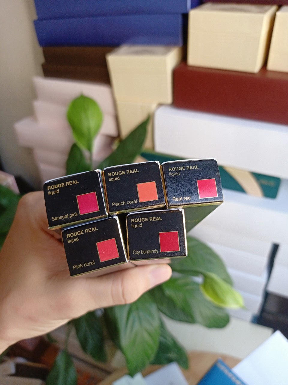 SON KEM OHUI. OHUI Rouge Real Liquid là sản phẩm son kem sữa với những gam màu sống động và thời thượng nhất. Có độ ẩm cao giúp tạo hiệu ứng cho môi căng mịn vô cùng xinh tươi, nổi bật
