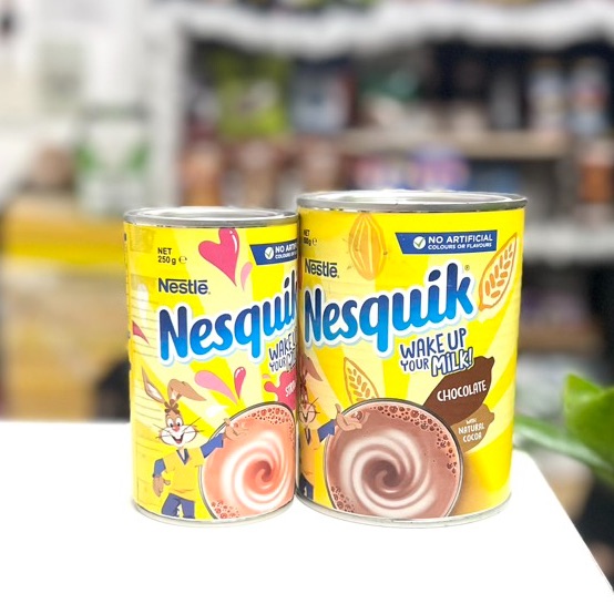 Bột pha sữa vị dâu và socola Nestle Nesquik chocolate / strawberry flavour