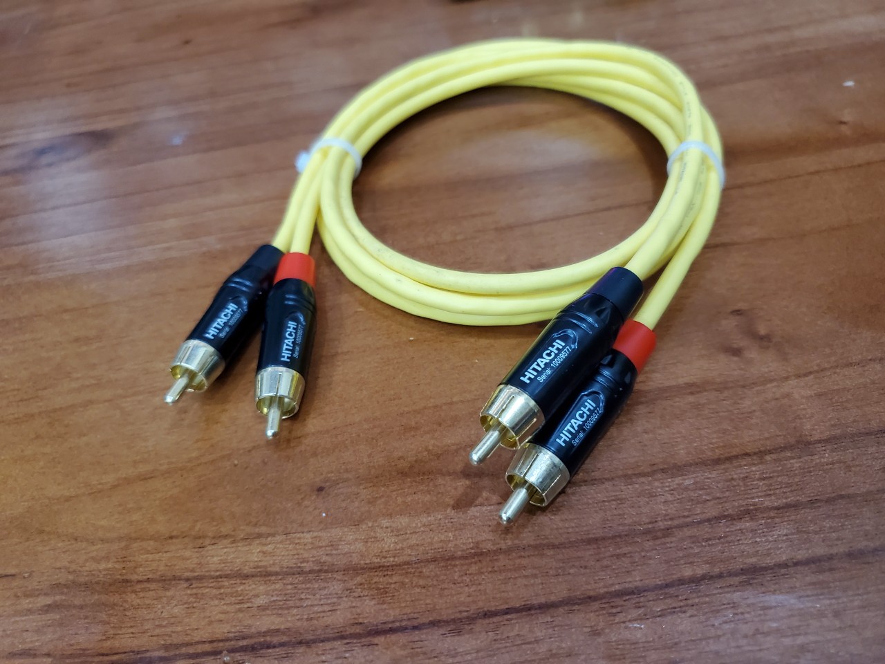 Dây av hitachi nhật bản vàng