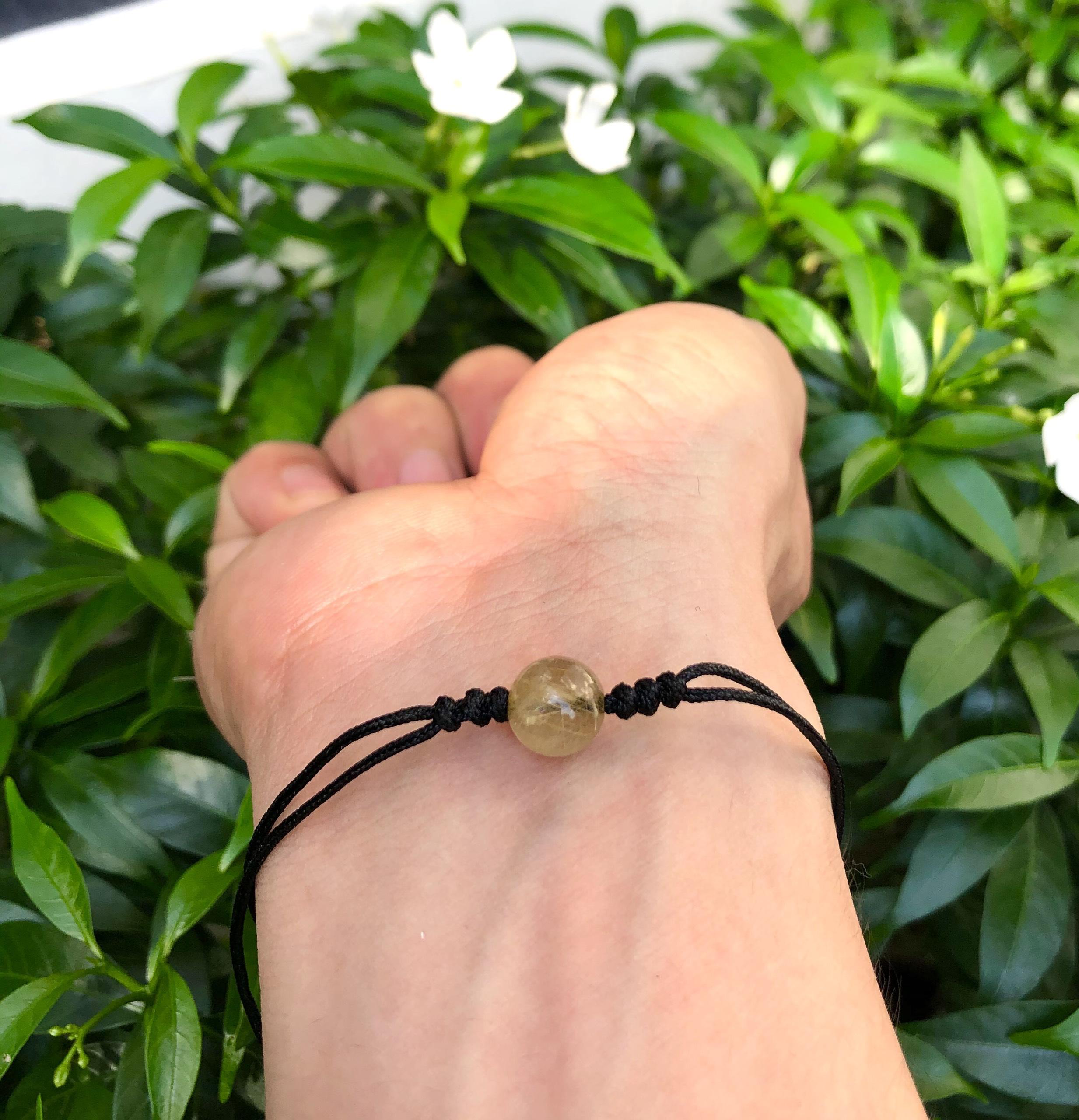 [FreeshipMAX] vòng tay đá thạch anh tóc vàng đan dây đen 8mm