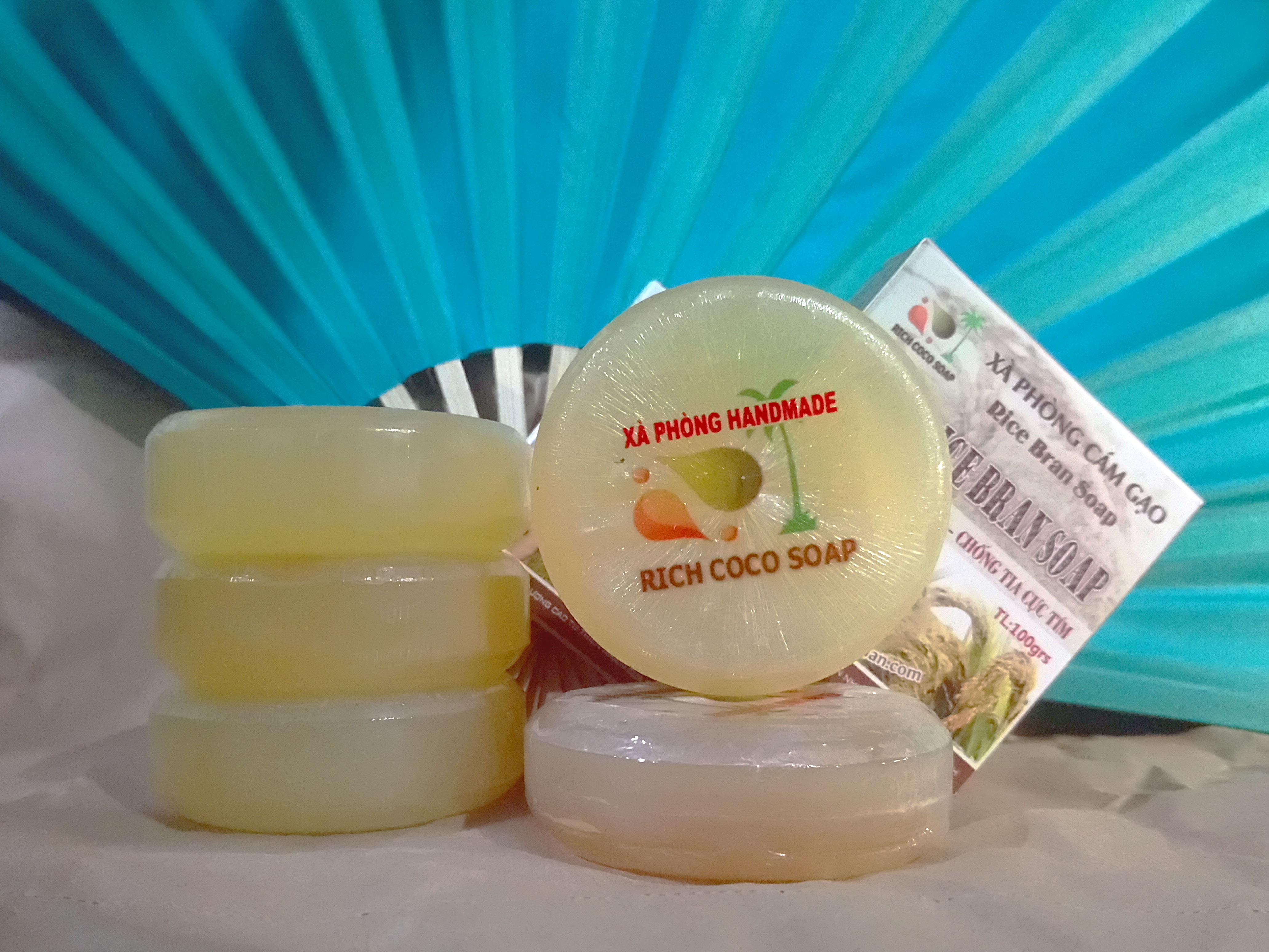 Xà phòng hữu cơ thiên nhiên handmade tinh dầu dừa cám gạo làm trắng da 100g