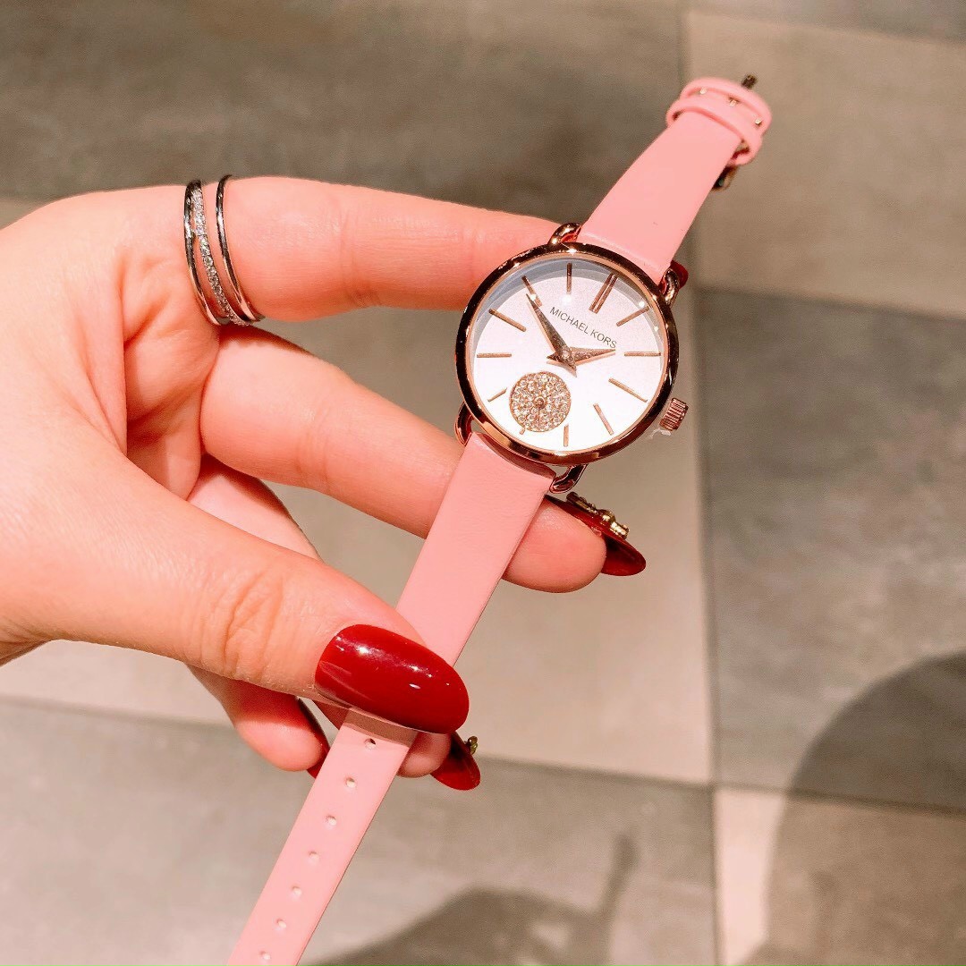 Đồng hồ nữ thời trang MK dây da nhí, size 28mm cho các nàng cổ tay nhỏ. 2 màu xinh tươi lựa chọn