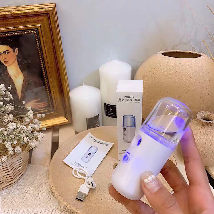 Xịt khoáng mini cầm tay