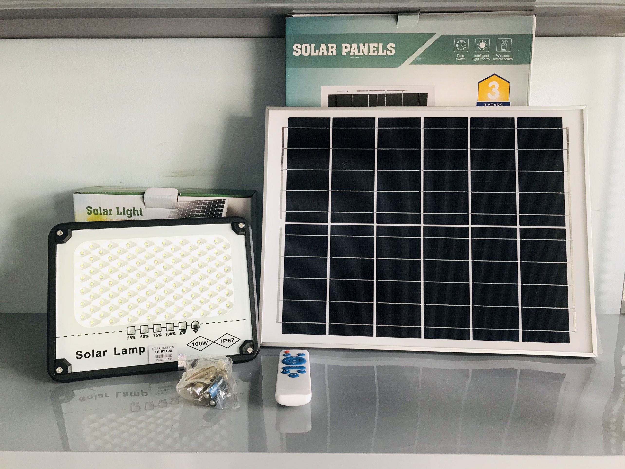 Đèn năng lượng mặt trời chống chói solar lamp 100w - mẫu mới