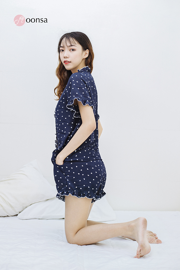 Bộ đồ ngủ lụa cát trái tim xanh , cam kết hàng đúng mô tả, chất lượng đảm bảo an toàn đến sức khỏe người sử dụng
