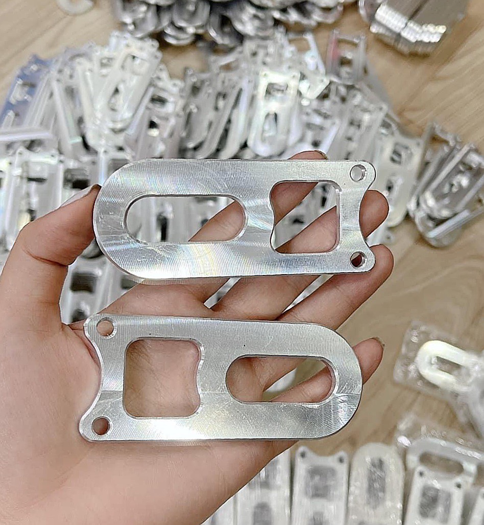 Nẹp gắp nhôm cnc bảo vệ gắp lắp cho nhiều dòng xe