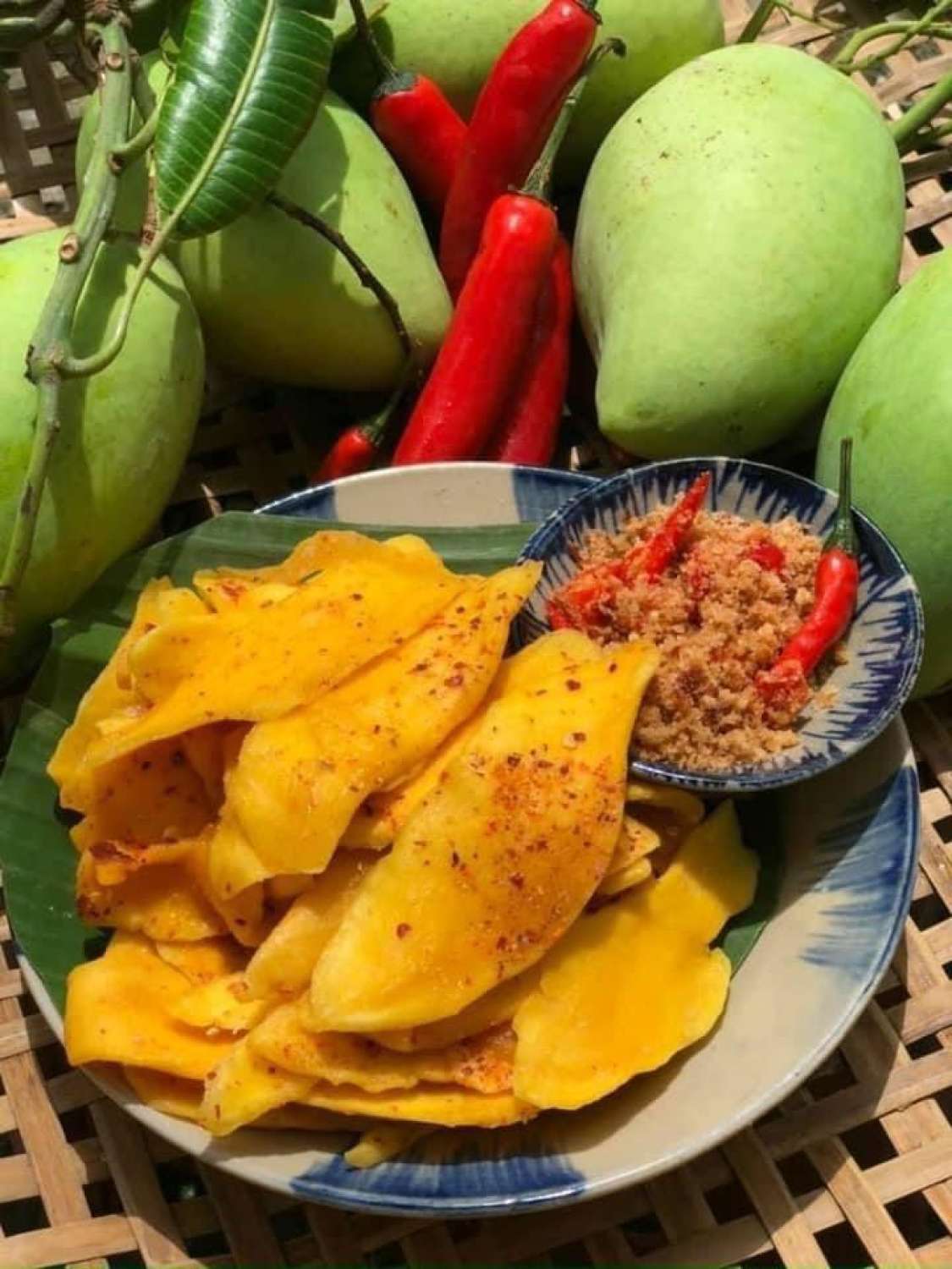 Xoài sấy dẻo muối ớt đà lạt loại ngon