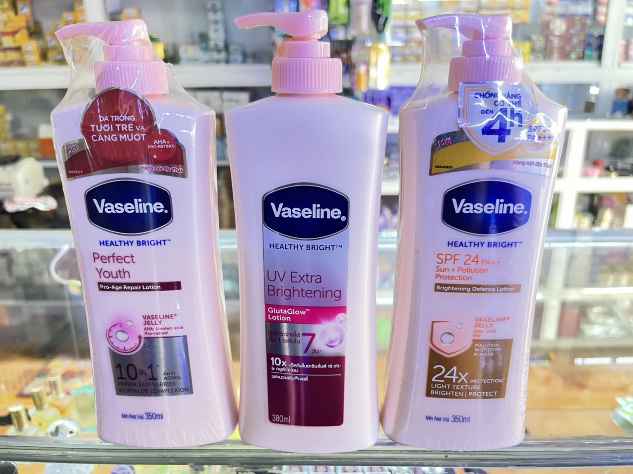 Sữa dưỡng thể trắng da Vaseline 350ml/chai