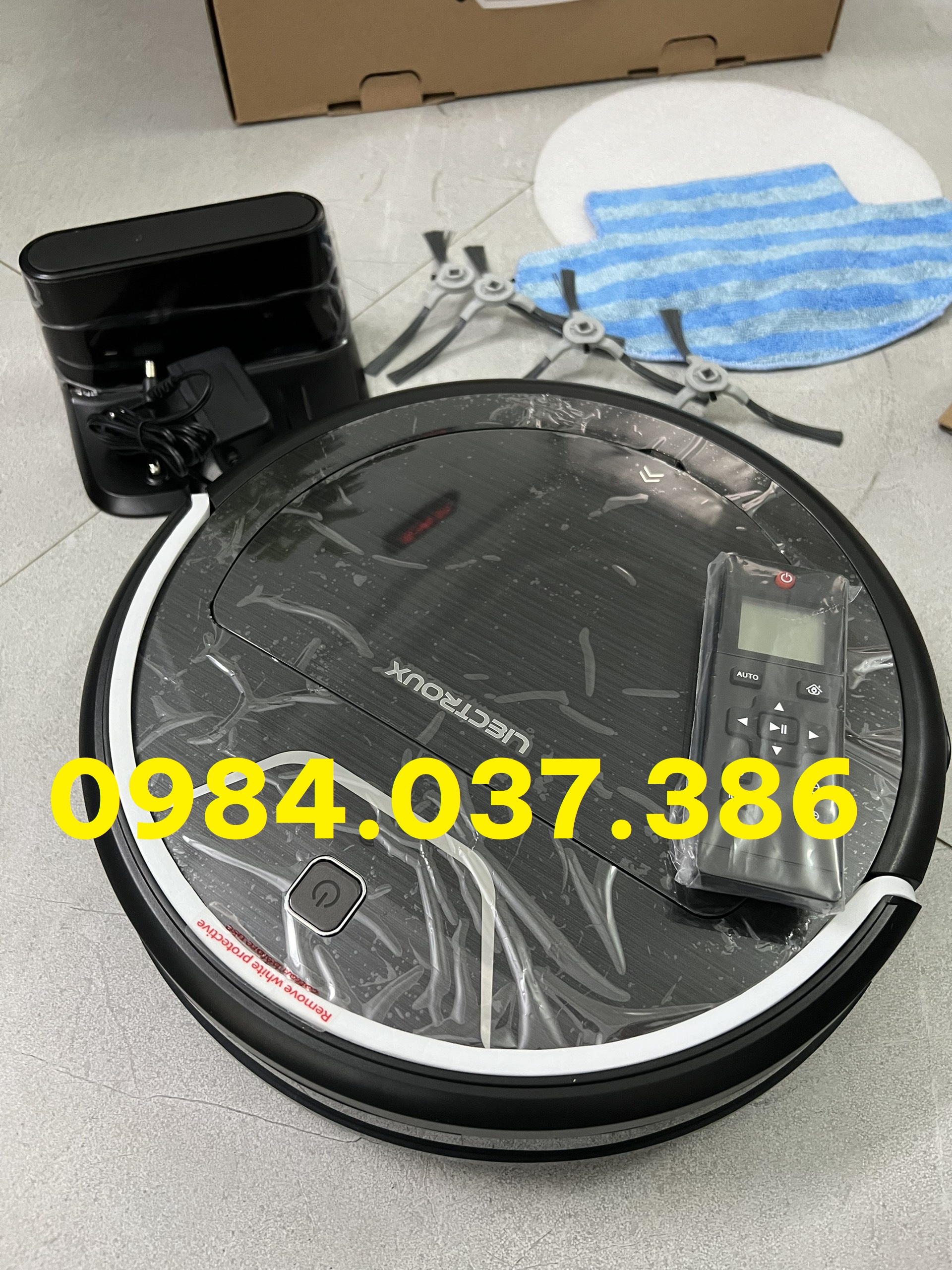 Robot hút bụi điều khiển từ xa - Robot hút bụi lau nhà