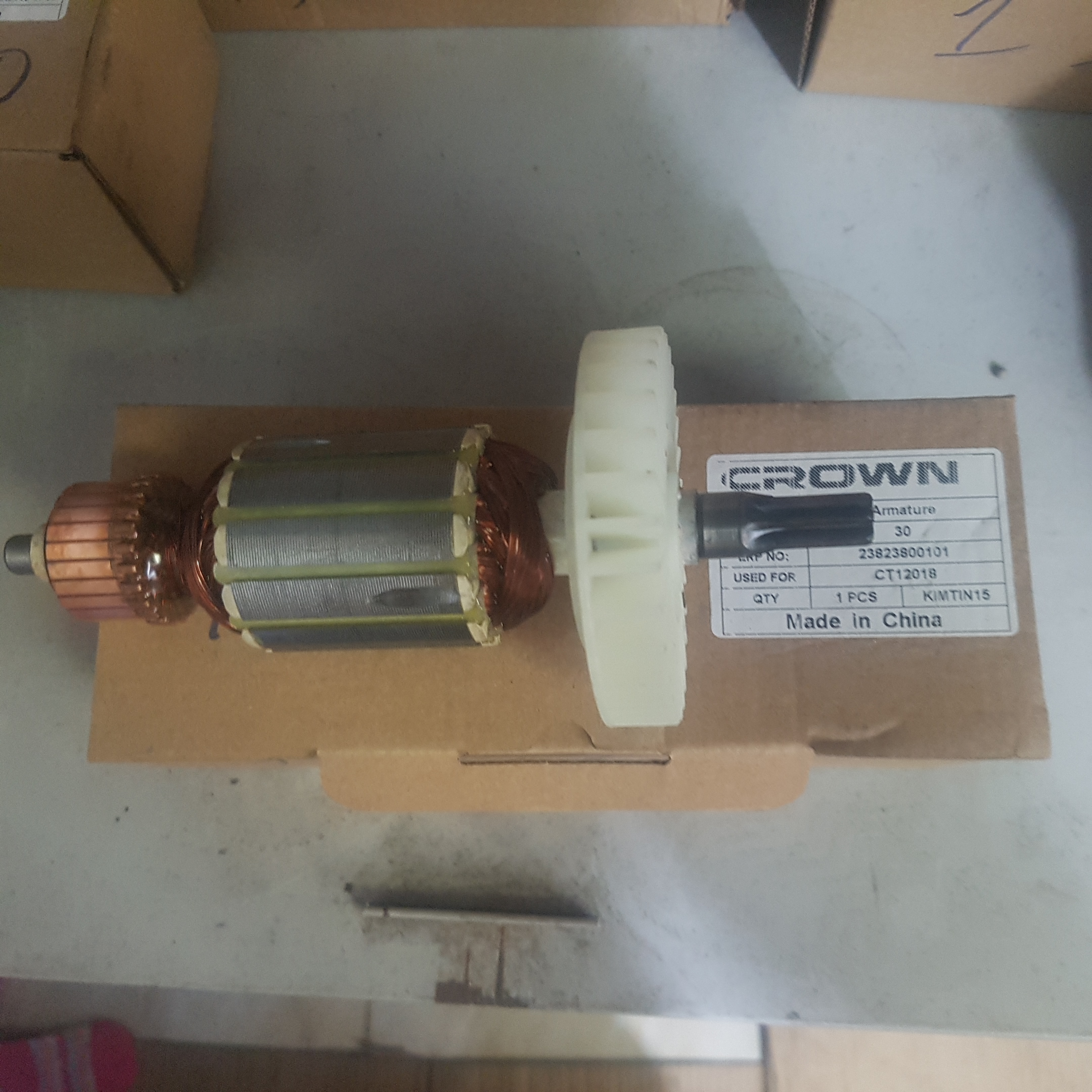 Roto máy xiết bulong ct12018 crown 900w