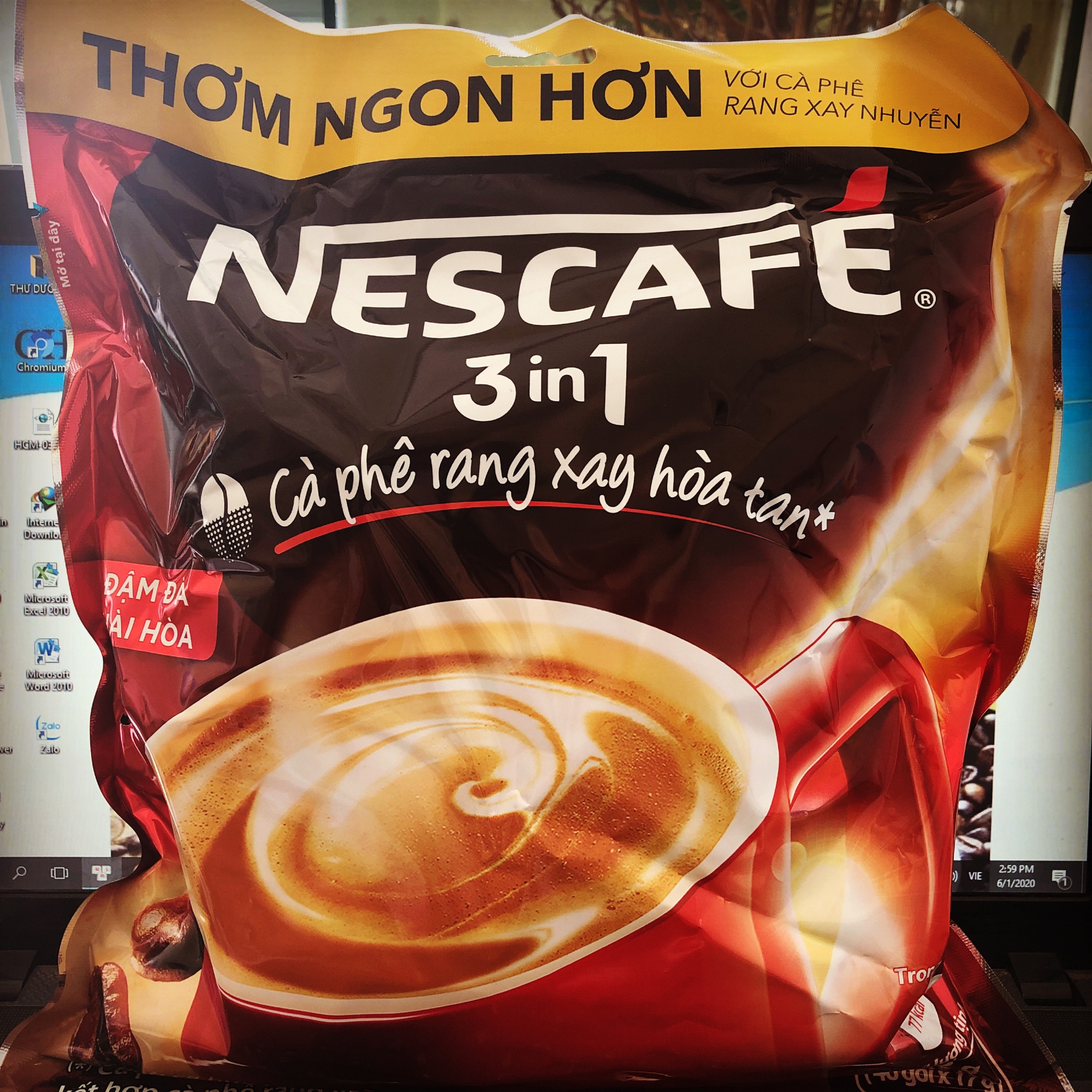 [HCM]NESCAFÉ 3in1 Rang xay hoà tan Đậm Đà Hài Hòa - Bịch 46 gói x 17g tặng kèm 2 gói trong mỗi bịch