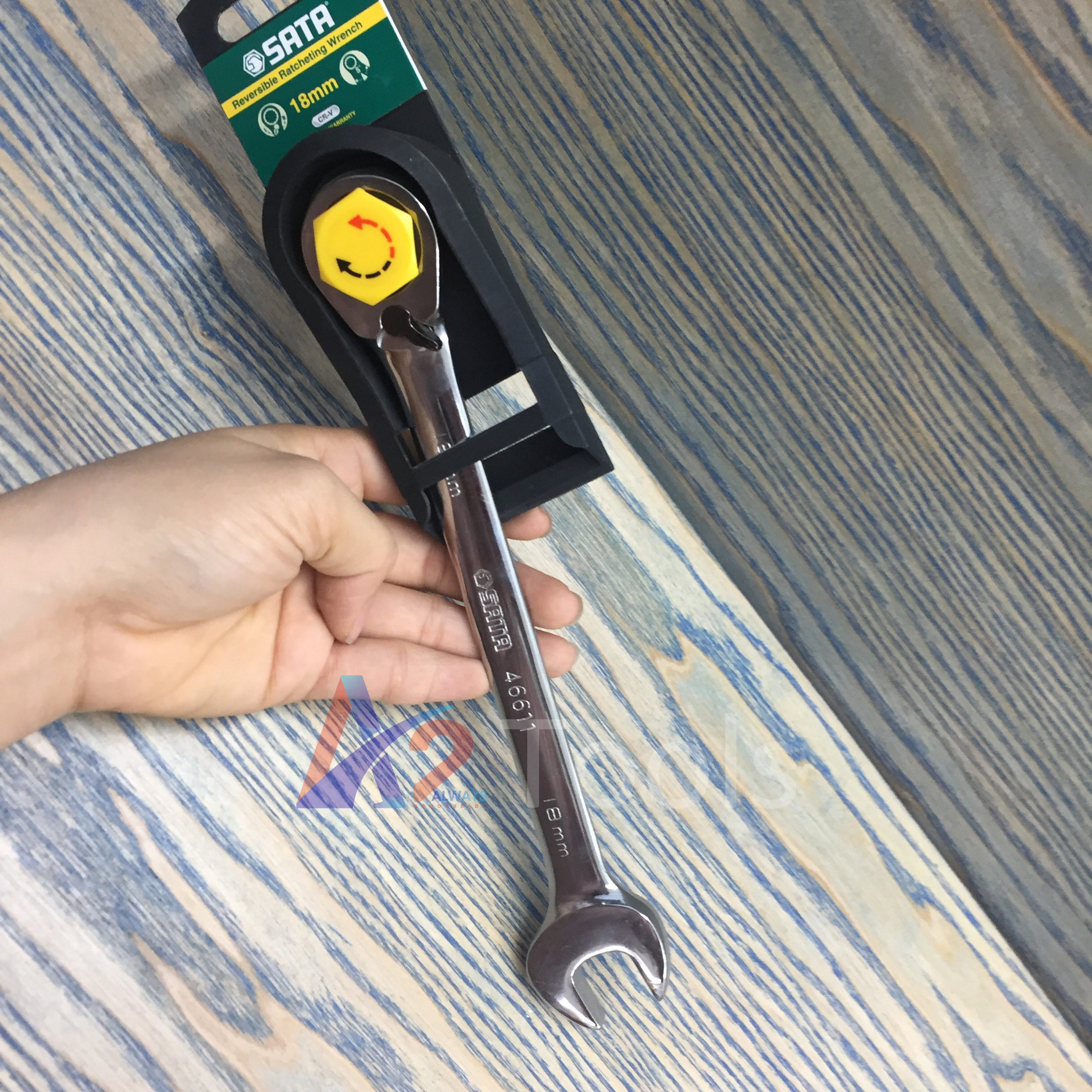 Cờ lê vòng miệng tự động đảo chiều 18mm Sata 46611