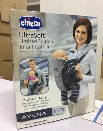 Địu em bé Chicco Ultrasoft vải siêu mềm và nhẹ chống mỏi khi đeo nhờ trục dọc độc đáo với 2 tư thế năng động