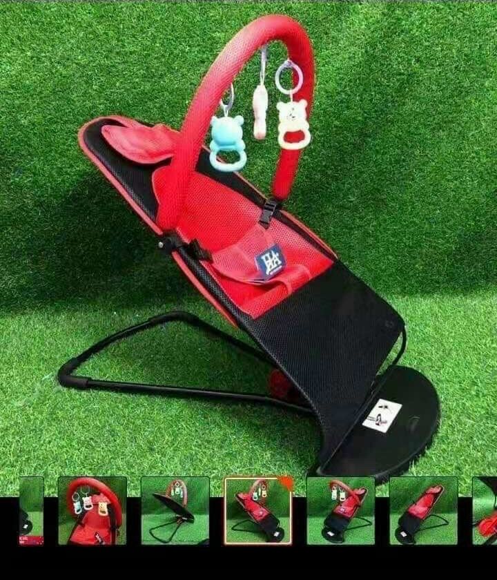 GHẾ RUNG CHO BÉ DẠNG LƯỚI DÀY KÈM ĐỒ CHƠI