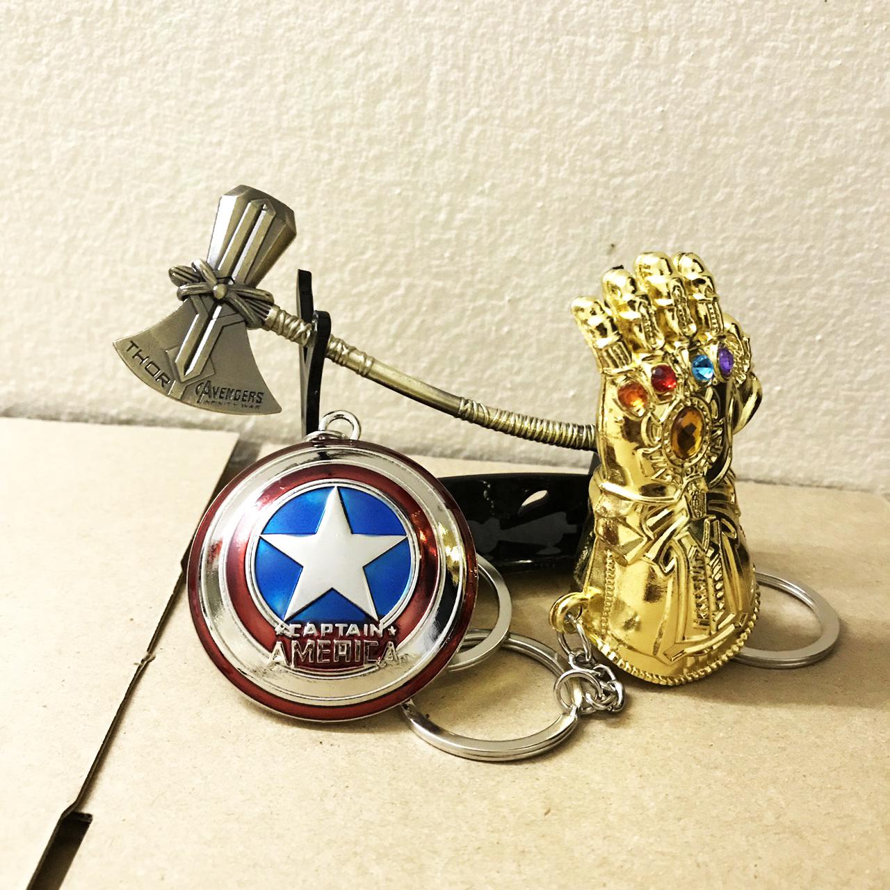 Combo 3 Móc Khóa Avengers: Gang Tay Thanos, Búa StormBreaker Thor, Khiên Captain America - Tặng Kệ Trưng Bầy