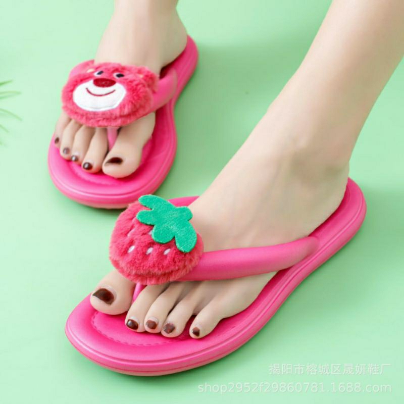 Dép sỏ ngón gấu dâu xinh sẵn chống trơn