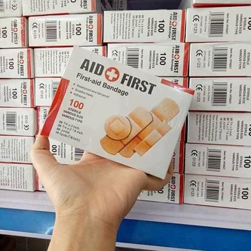 [HCM] 100 Miếng Băng Gạt Y Tế Dán Vết Thương Cho Bé & Gia Đình