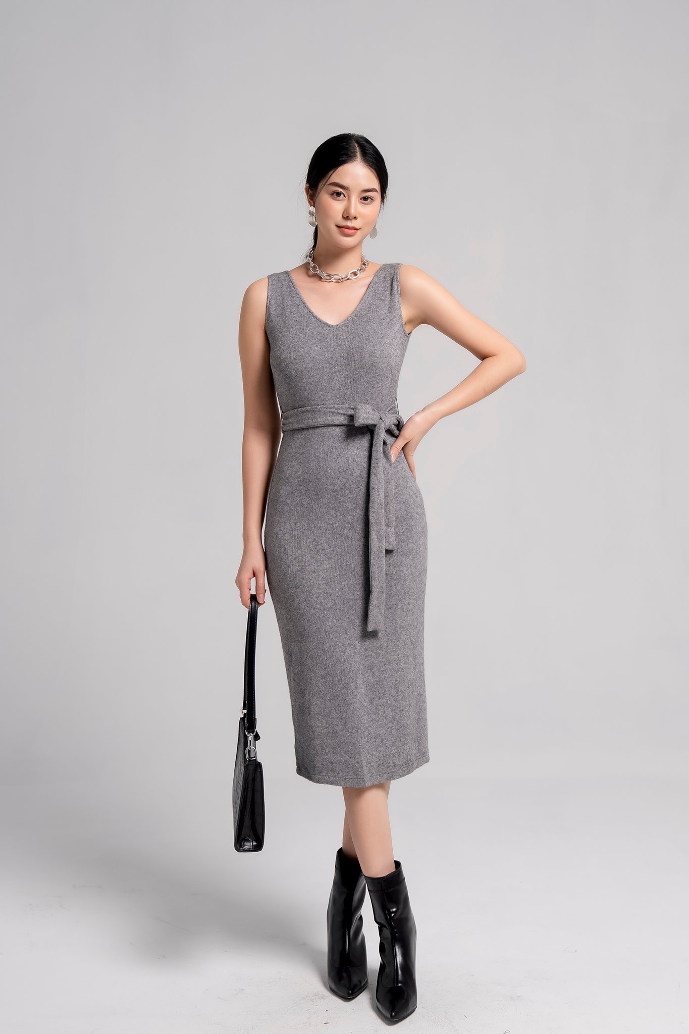 Đầm len sát nách cổ v dáng ôm eva de eva 21sdke016g