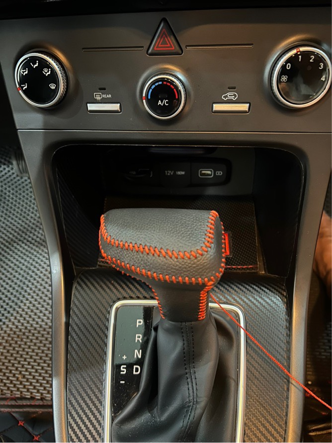 Bọc cần số hyunda tucson, creta, elantra 2023 da bò 100%