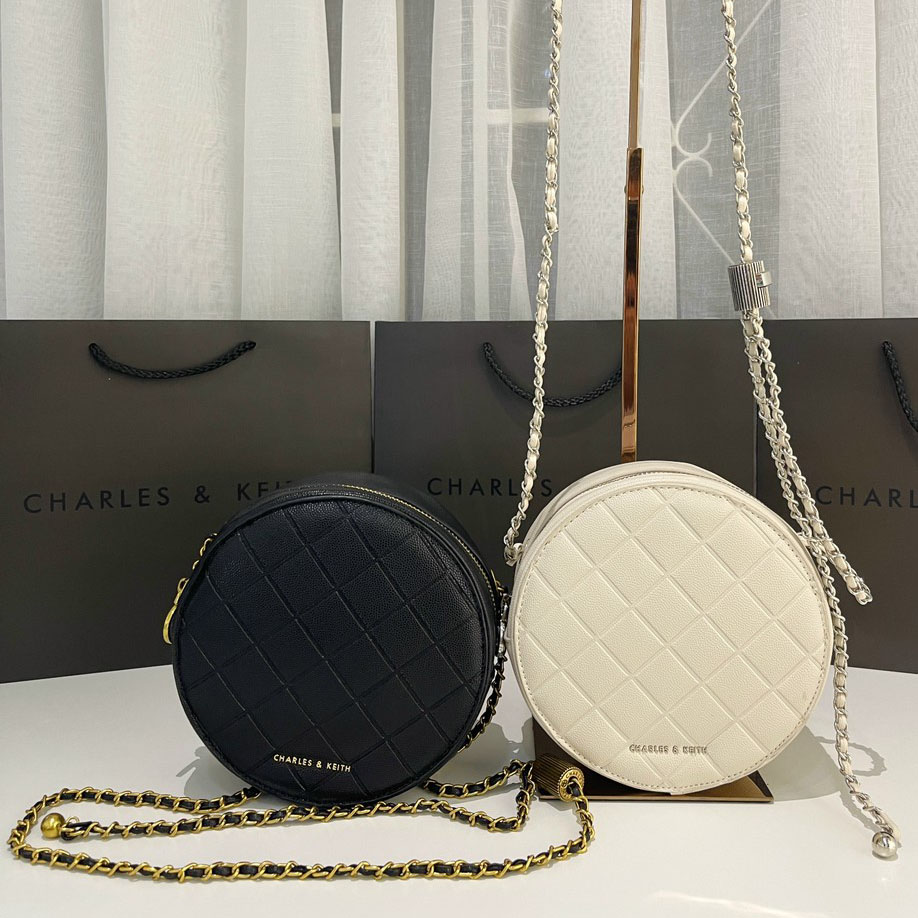Túi xách nữ Quilted Circle Bag kem, đen CK2-80680915
