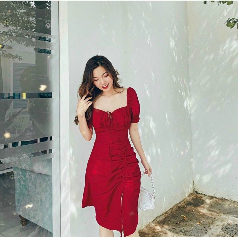 Đầm đỏ cổ vuông tùng rút