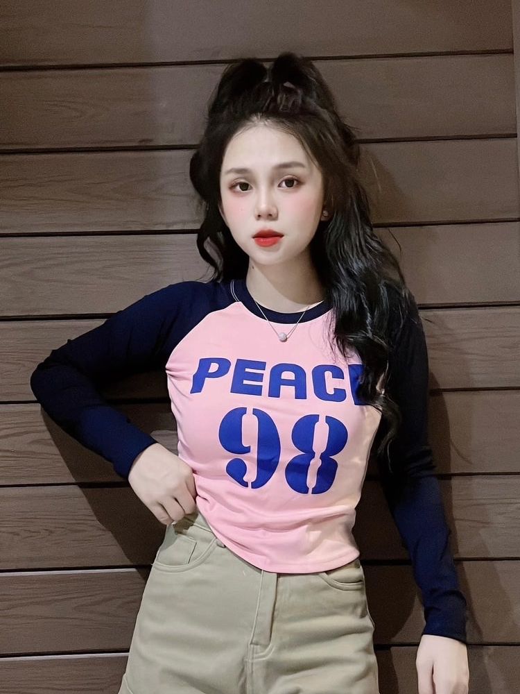 Áo thun Croptop ôm body nữ tay dài phối chữ nổi