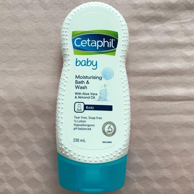 Sữa tắm dưỡng ẩm Cetaphil Baby Moisturising Bath & Wash