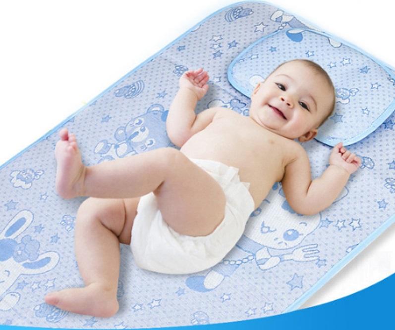 Bộ chiếu điều hòa kèm gối cho bé yêu ngủ ngon