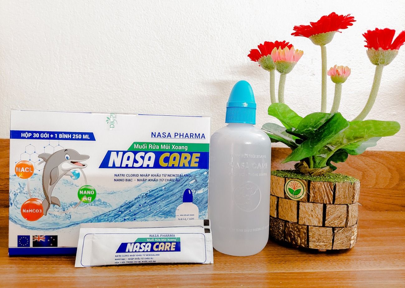 Bình và muối rửa mũi xoang nasa care