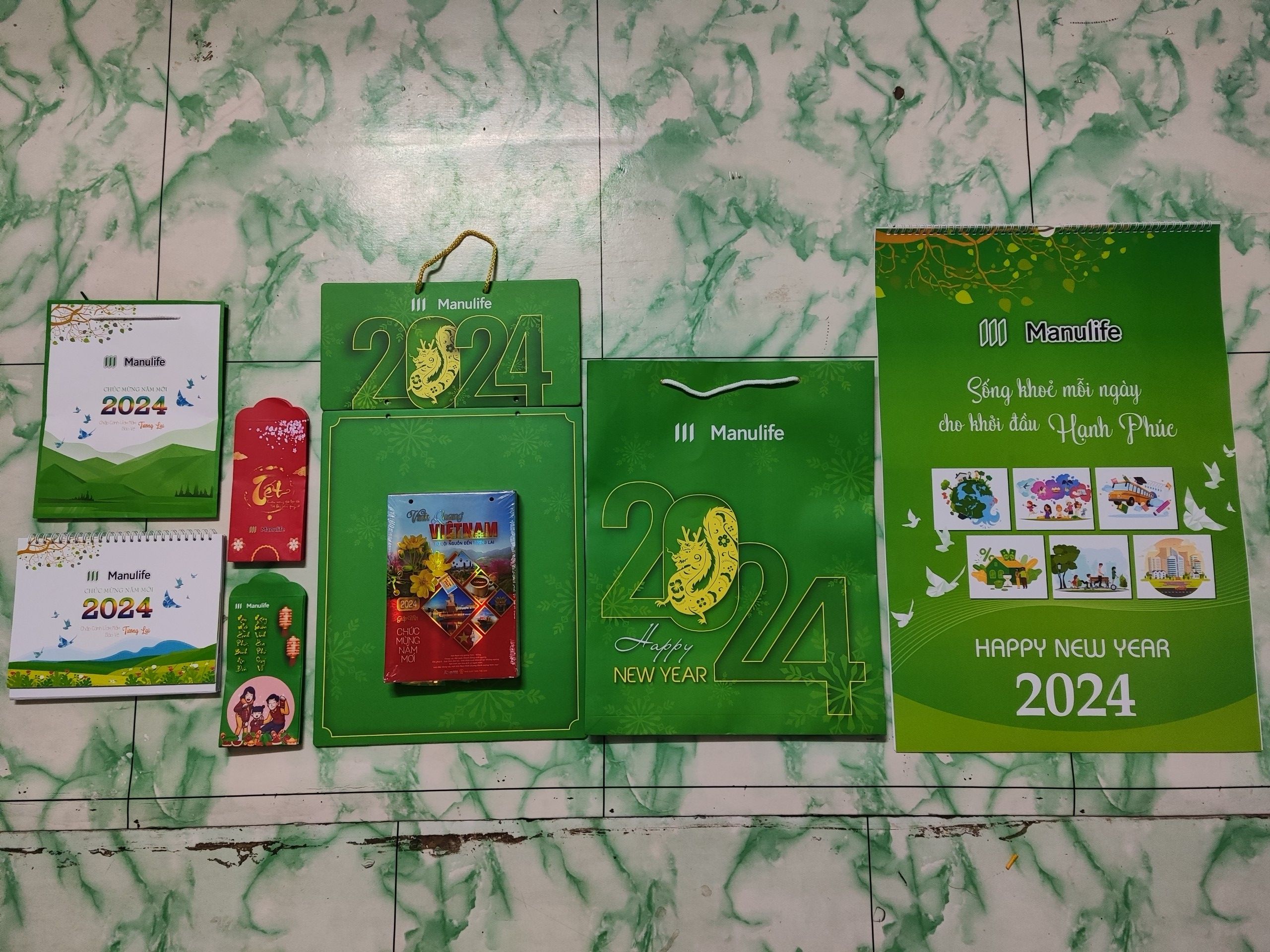 COMBO BỘ 4 QUÀ TẶNG MANULIFE 2024
