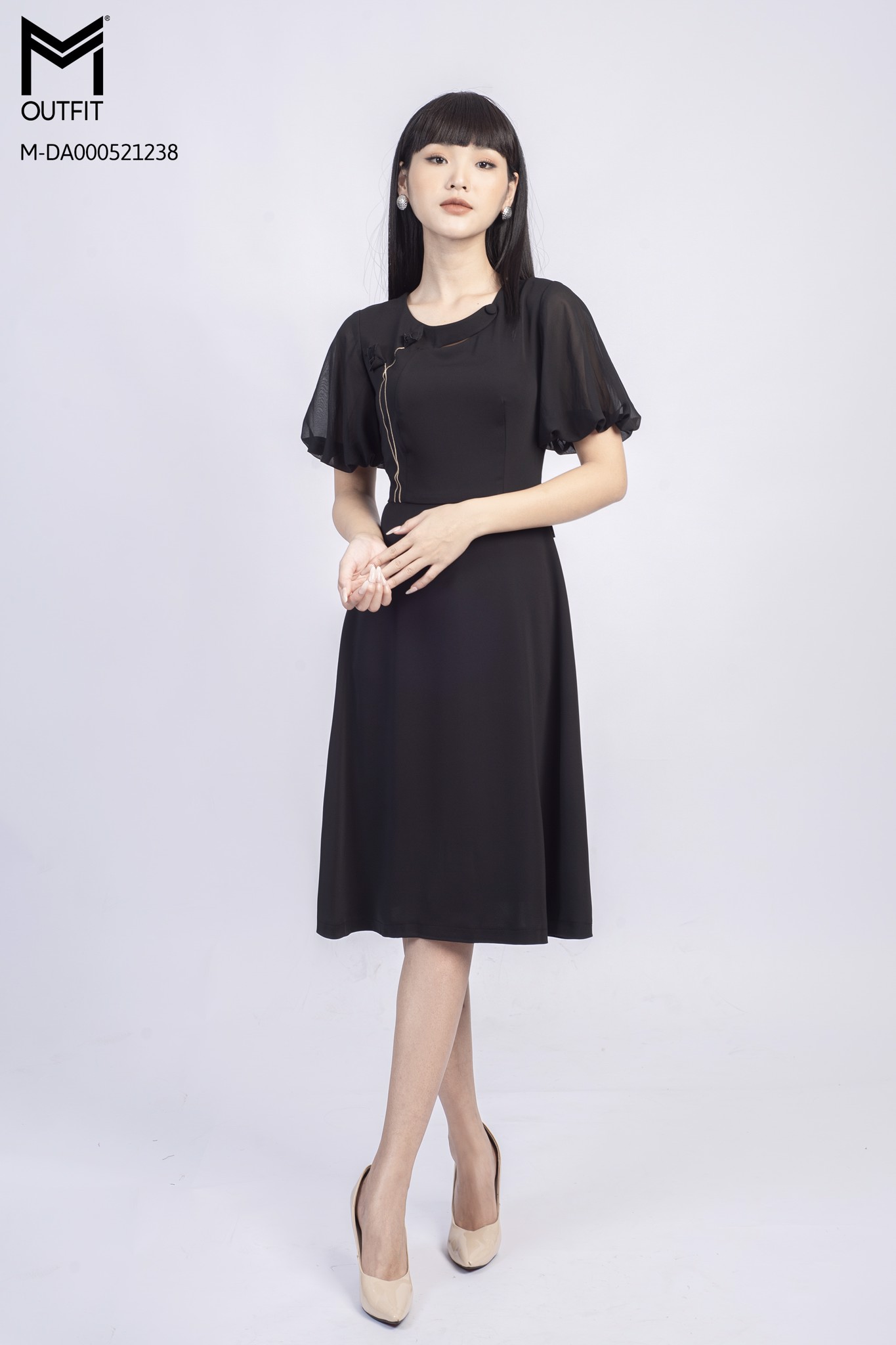 Đầm dáng xòe, tay bồng, khoét ngực - Mmoutfit