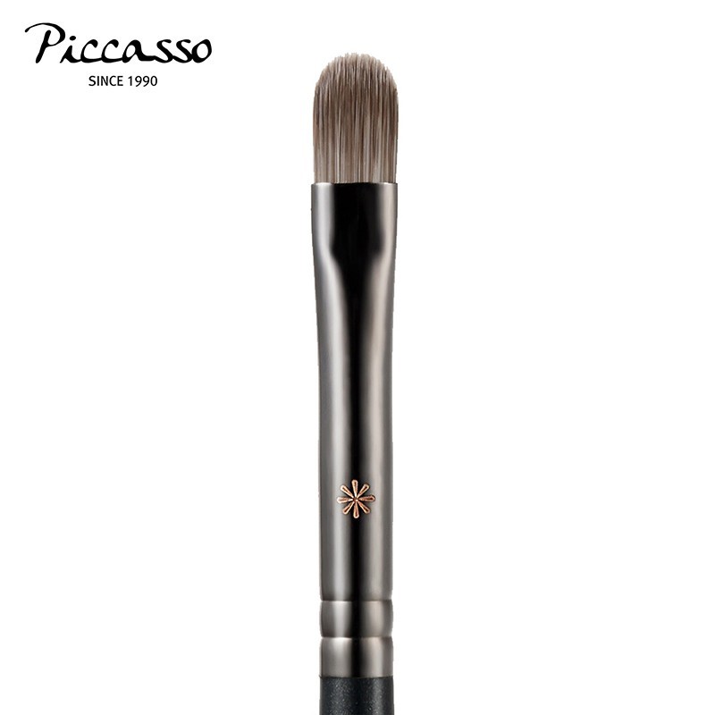Cọ trang điểm che khuyết điểm - tô màu môi picasso 09