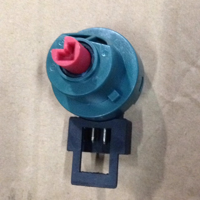 Đuôi ổ khoá piaggio (tiếp điểm khoá điện) piagio vecpa lx/ liberty ( phụ tùng xe ga piagio )