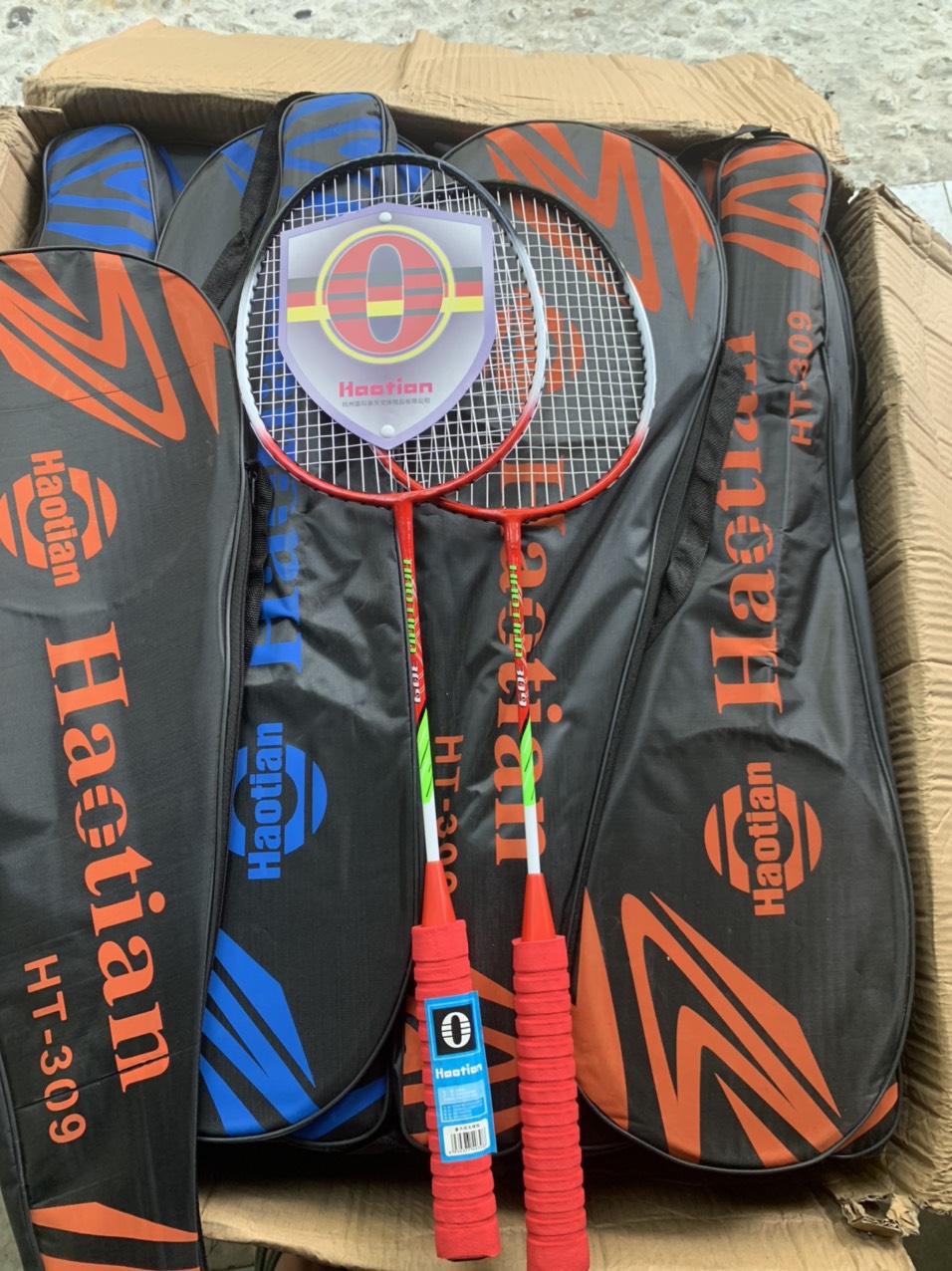 Cặp vợt cầu lông Haotian(có kèm bao vợt) MÀU NGẪU NHIÊN